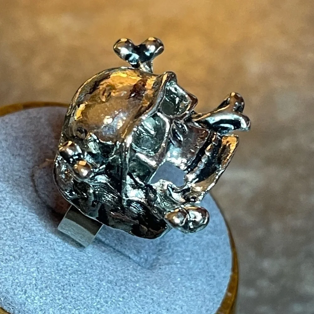 Adjustable Silver Tone Metal Skull & Bones Ring‎ Size 8-11